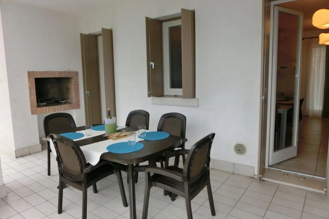 Modern Flat With Big Terrace In Residence With Pool Bibione Appartement